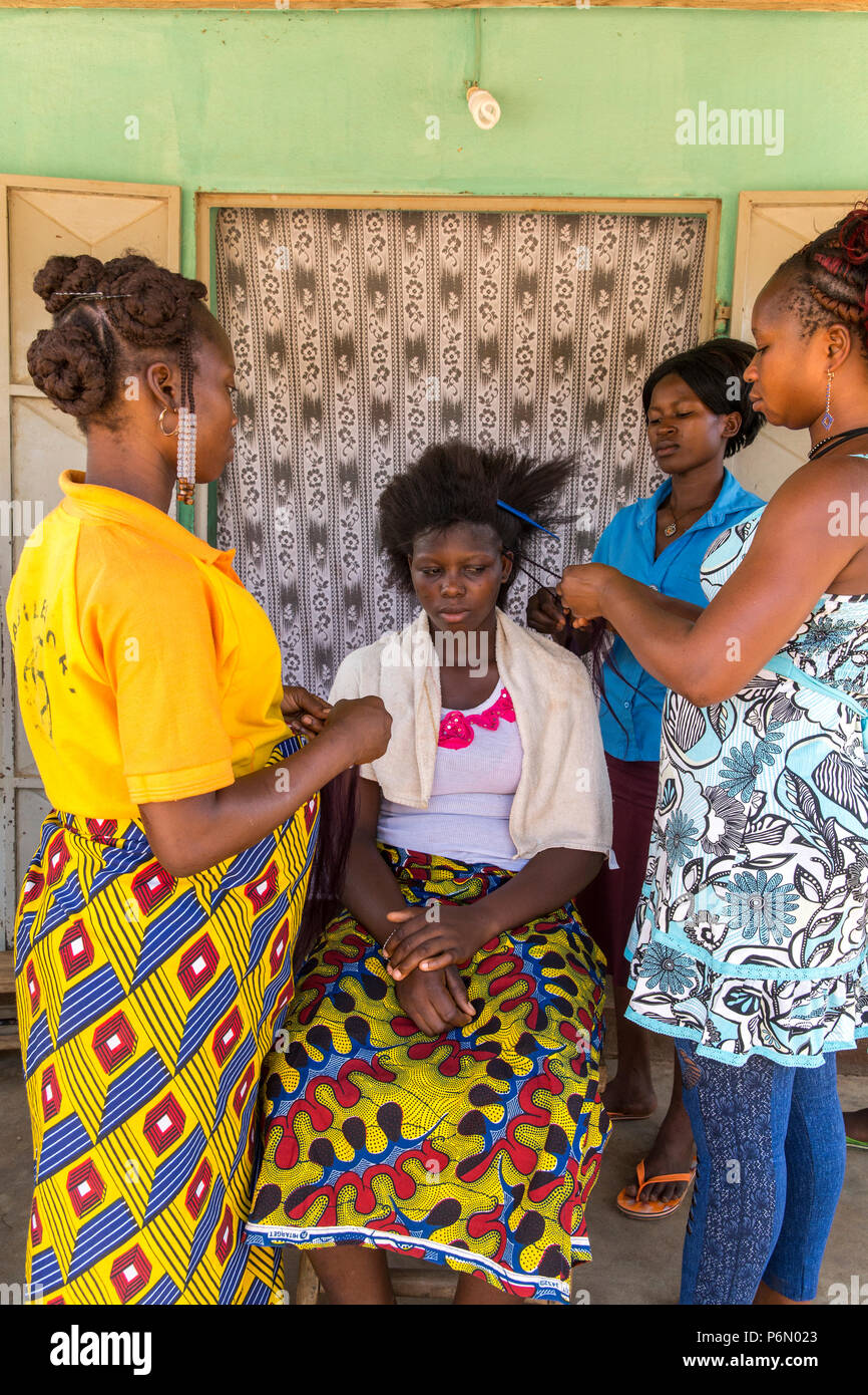 Dapaong Friseursalon durch Mikrofinanzierung finanziert. Togo. Stockfoto