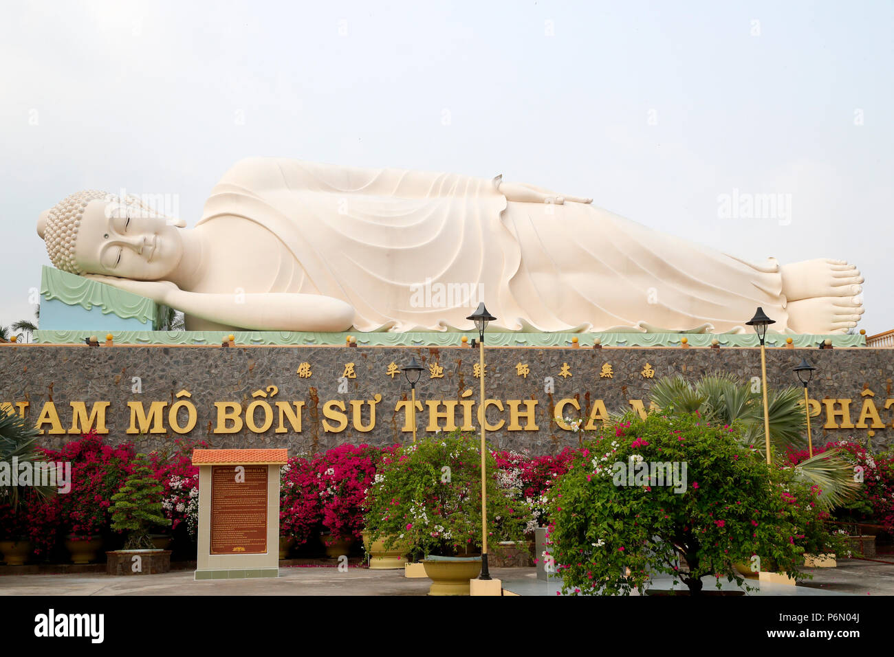 Vinh Trang buddhistischer Tempel. Liegenden Buddha Statue. My Tho. Vietnam. Stockfoto