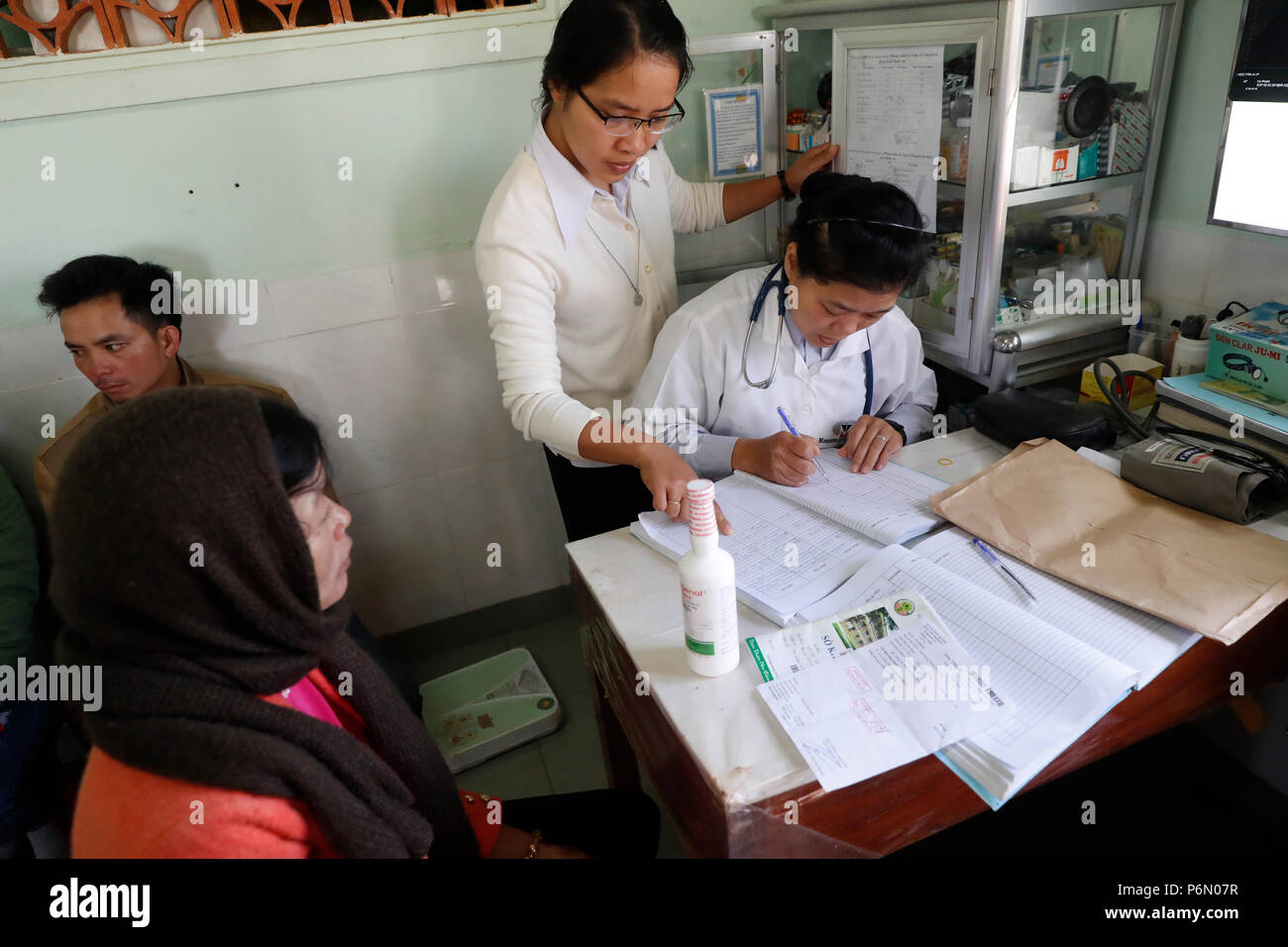 Freie Gesundheit Klinik laufen durch die Franziskaner Missionsschwestern von Maria. Medizinische Beratung. Dalat. Vietnam. Stockfoto