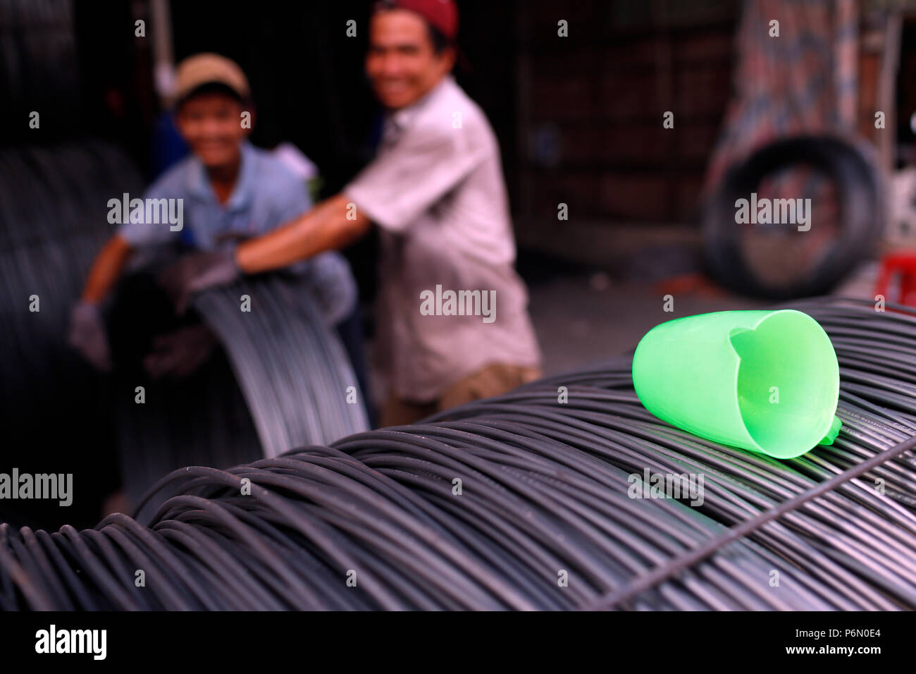 Beton-rippenstahl für Beton Verstärken bau Bauindustrie. Bauarbeiter. Cai. Vietnam. Stockfoto