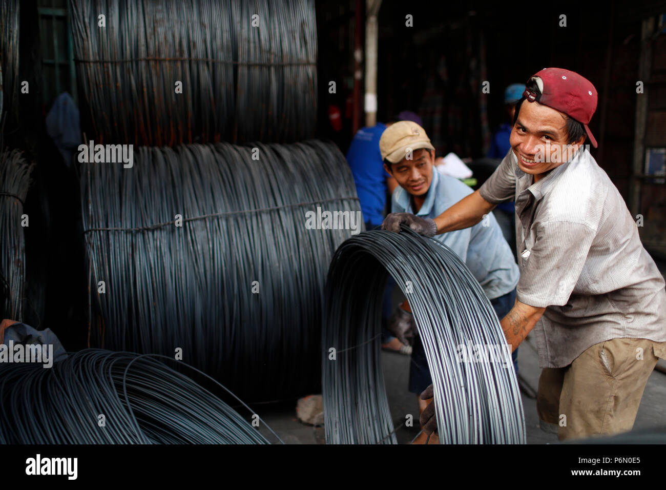 Beton-rippenstahl für Beton Verstärken bau Bauindustrie. Bauarbeiter. Cai. Vietnam. Stockfoto