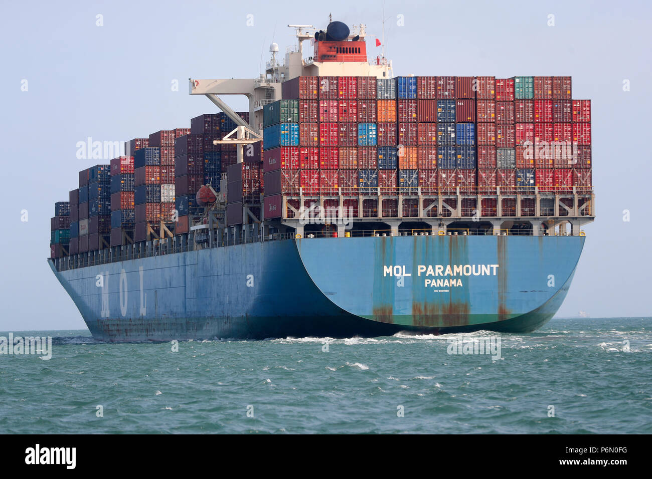 Container schiff an das Südchinesische Meer. Vietnam. Stockfoto