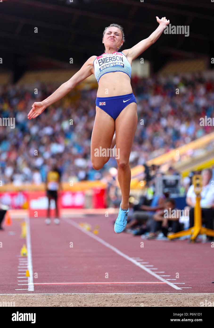 Großbritanniens Niamh Emerson konkurriert in der Frauen Weitsprung Finale bei Tag zwei Der Muller britischen Leichtathletik Meisterschaften an Alexander Stadium, Birmingham. Stockfoto