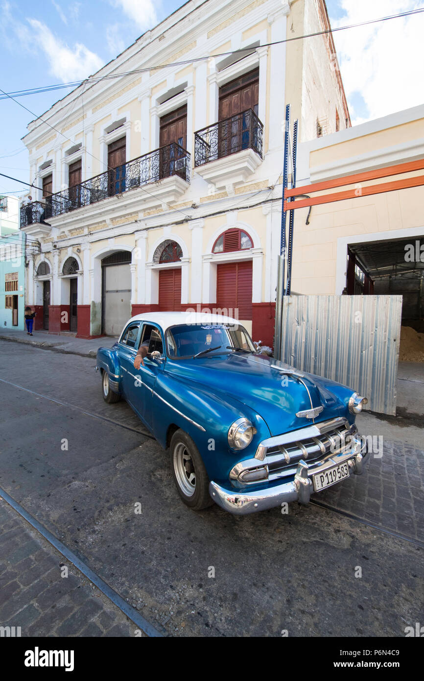 Classic 50er Chevrolet Bel Air Taxi, lokal bekannt als "almendrones" in der Stadt Cienfuegos, Kuba. Stockfoto