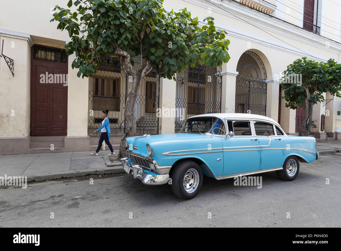 Classic 1956 Chevrolet Bel Air Taxi, lokal bekannt als "almendrones" in der Stadt Cienfuegos, Kuba. Stockfoto