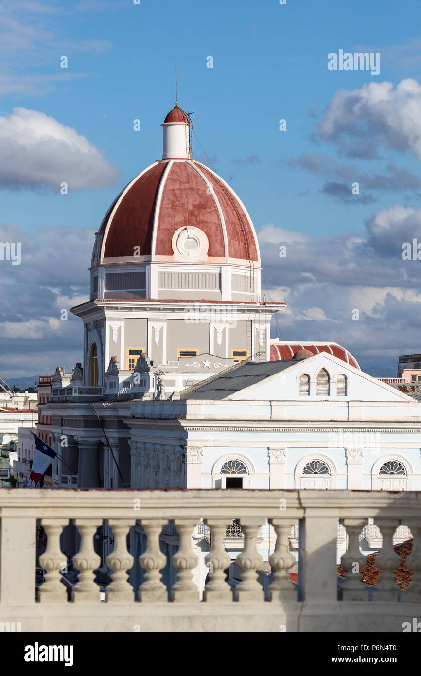 Der Rotunde des Antiguo Ayuntamiento, der Heimat der Provinzregierung Gebäude in Cienfuegos, Kuba Stockfoto