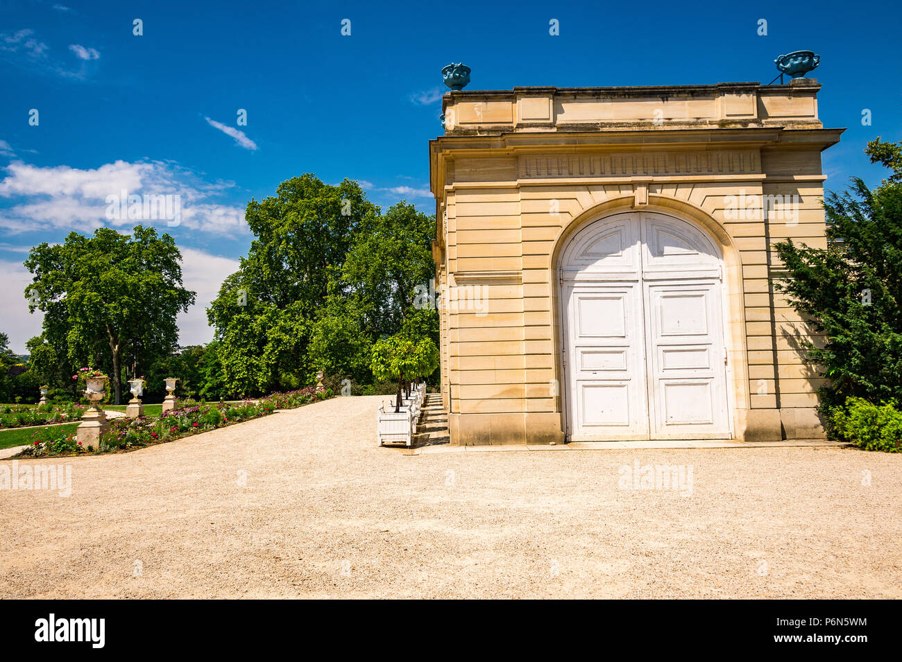 Parc de Bagatelle wurde zu den Top 10 der schönsten Gärten der Welt gewählt. Es ist innerhalb des Bois de Boulogne in Paris, Frankreich Stockfoto