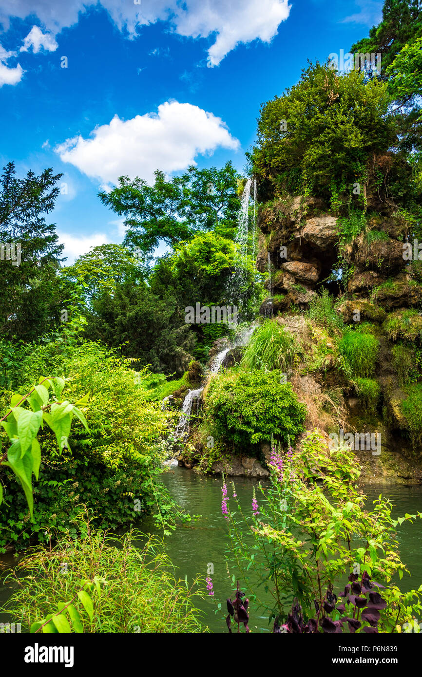 Parc De Bagatelle Wurde Zu Den Top 10 Der Schonsten Garten Der Welt Gewahlt Es Ist Innerhalb Des Bois De Boulogne In Paris Frankreich Stockfotografie Alamy