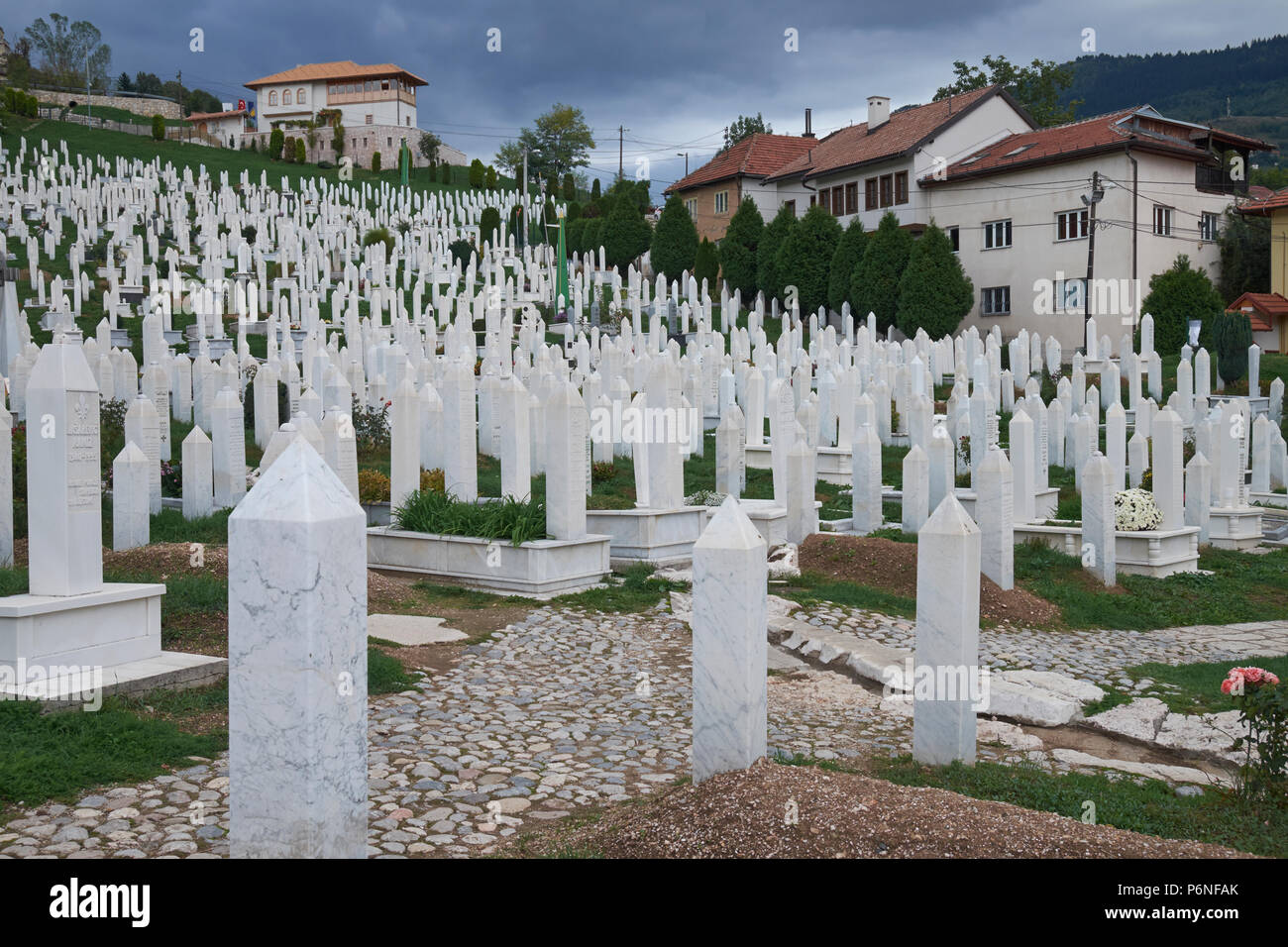 Die Märtyrer" Memorial Cemetery Kovači in Stari Grad, Sarajevo, Bosnien und Herzegowina. Stockfoto