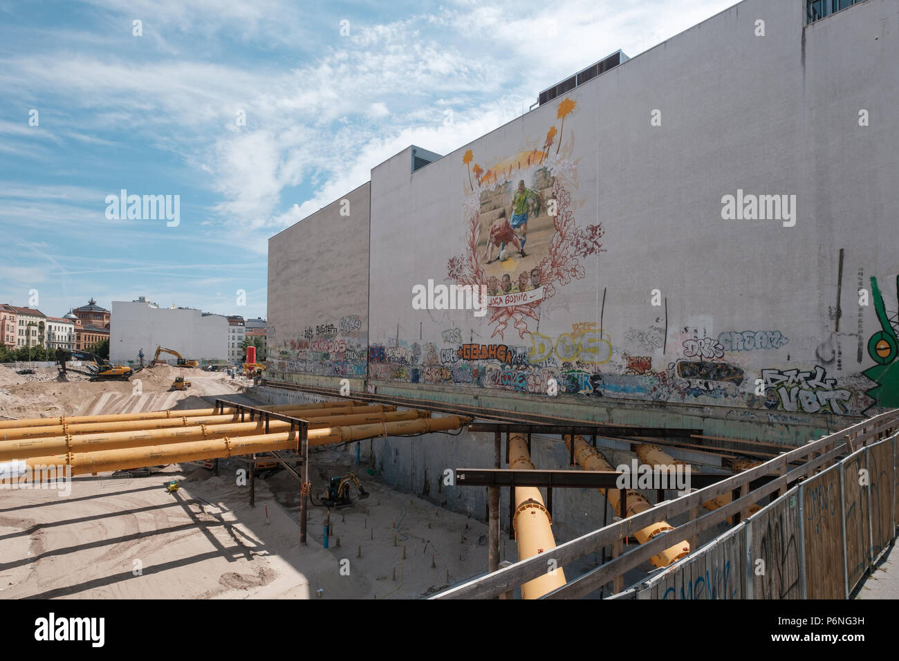 Berlin, Deutschland - Juni 2018: Baustelle im Kunsthaus Tacheles, einem ehemaligen Art Center in Berlin, Deutschland Stockfoto