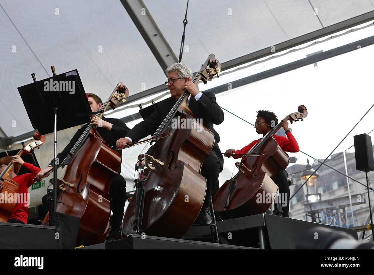 Sir Simon Rattle und Major von London am Konzert Trafalgar Square Sonntag, den 1. Juli 2018 Stockfoto