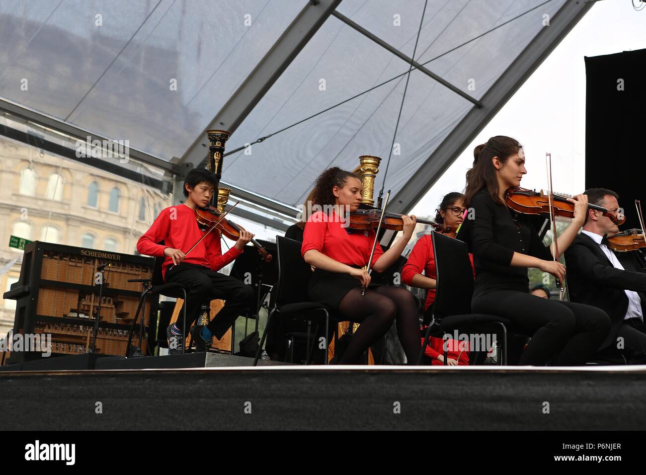 Sir Simon Rattle und Major von London am Konzert Trafalgar Square Sonntag, den 1. Juli 2018 Stockfoto