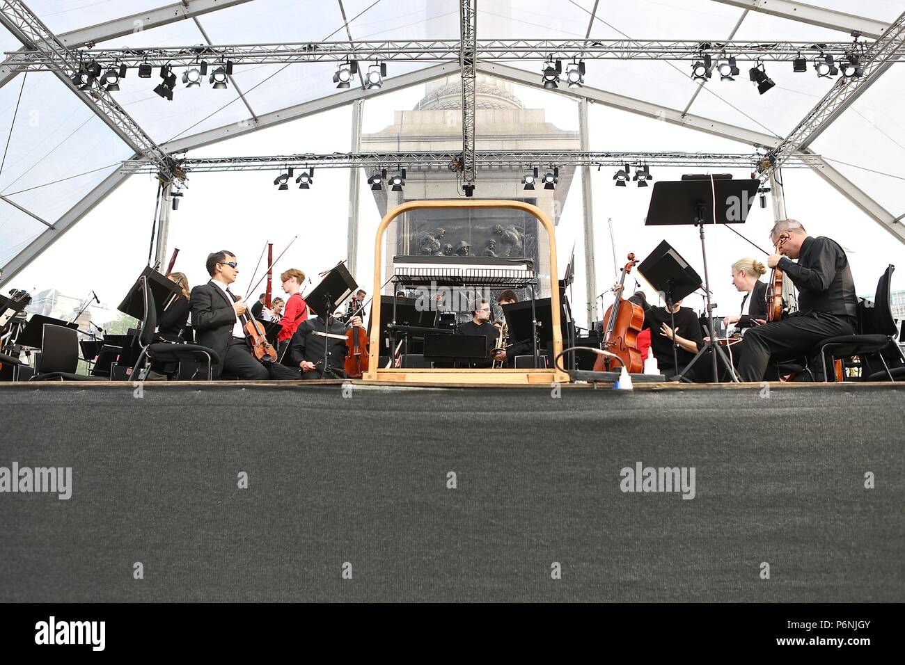 Sir Simon Rattle und Major von London am Konzert Trafalgar Square Sonntag, den 1. Juli 2018 Stockfoto