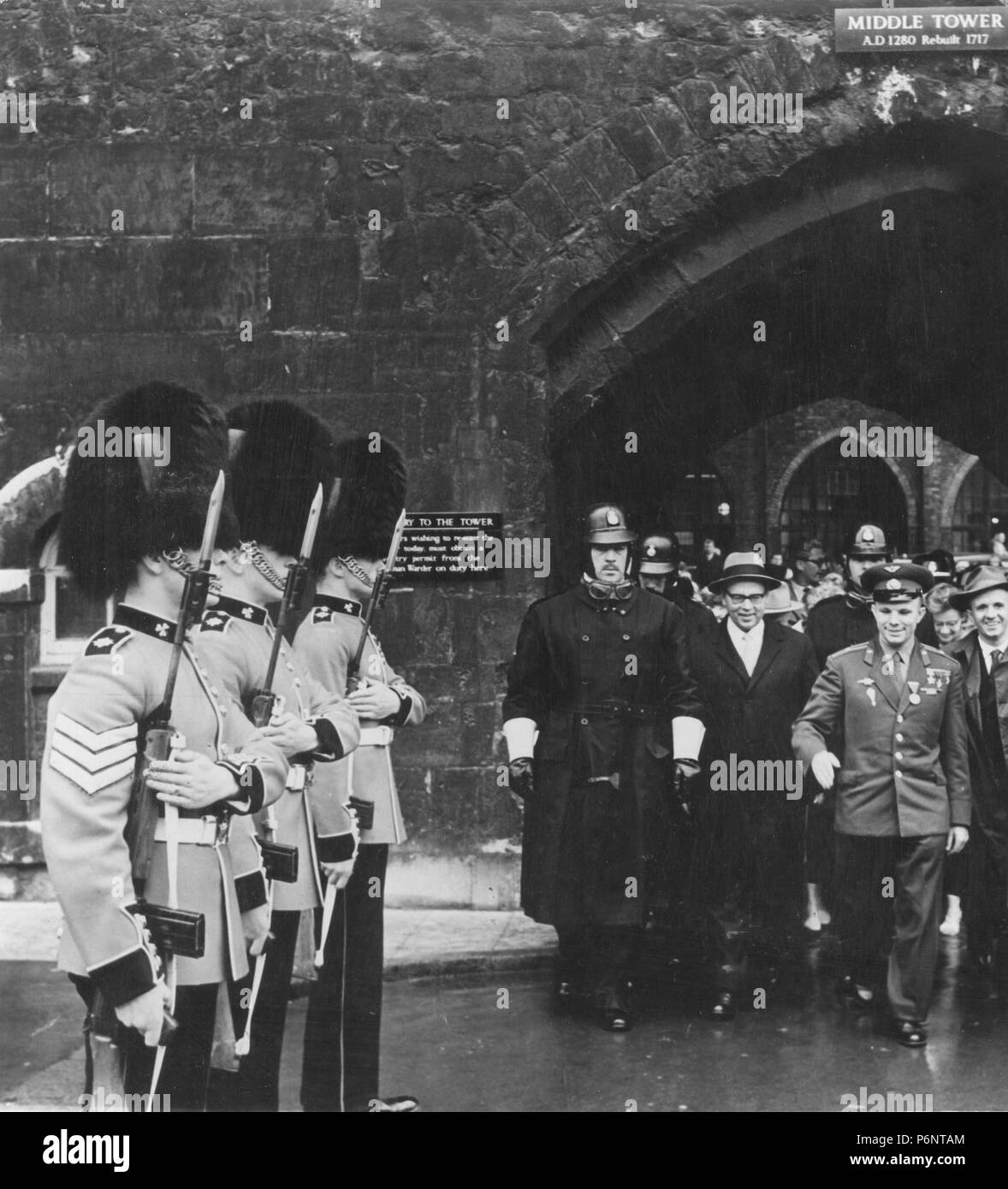 Während seines Aufenthalts in England Gagarin. London. Der Turm. 1961. Stockfoto