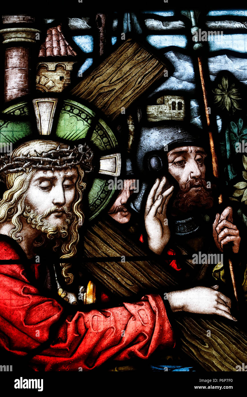 Die Kirche der Heiligen Dreifaltigkeit. Glasfenster. Passion Christi. Weg des Kreuzes. Genf. Die Schweiz. Stockfoto