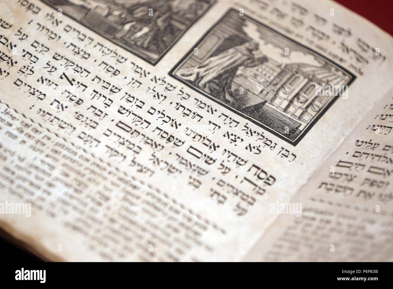 Das Jüdische Museum der Schweiz. Basel. Haggada. Einen jüdischen Text vorlegen, in dem die Ordnung des Passah Seder. Stockfoto