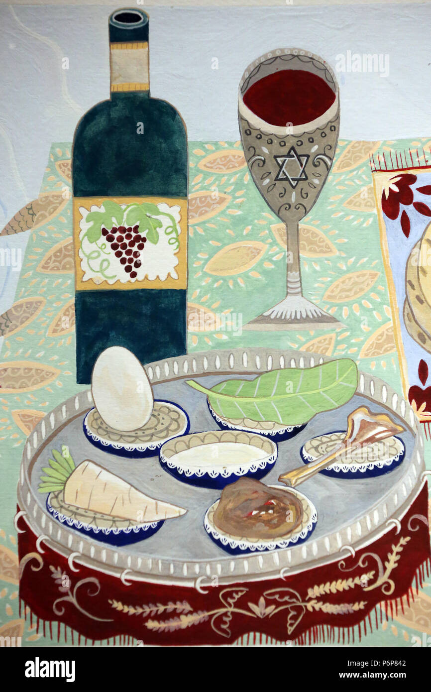 Das Jüdische Museum der Schweiz. Basel. Eine Tabelle für einen Passahfest Seder. Stockfoto