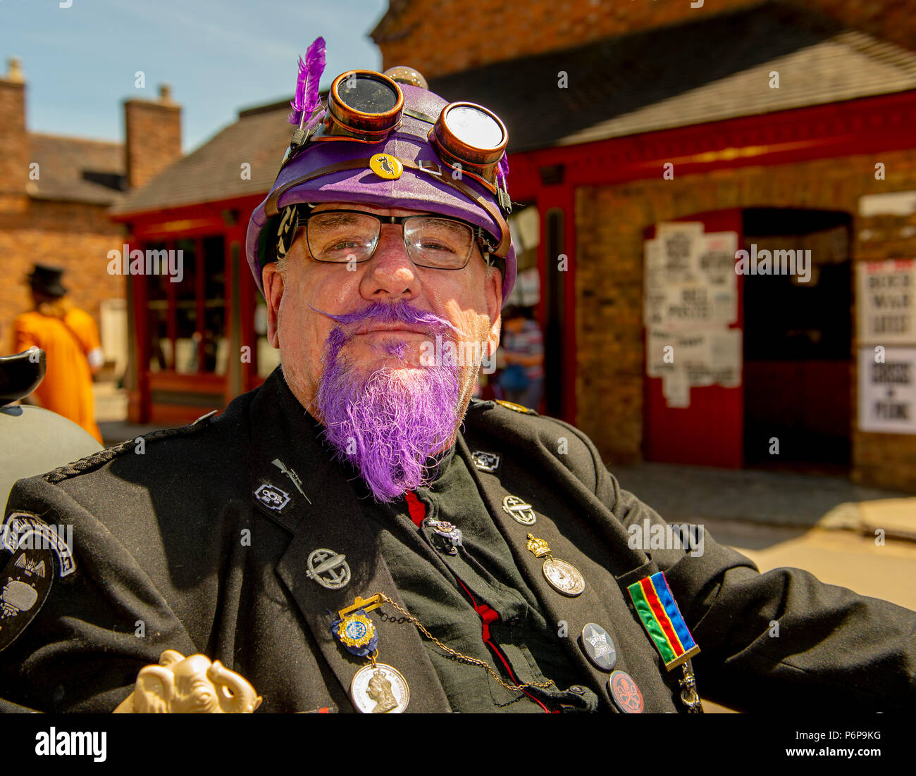 Bverzeichnis Hill Steampunk ist ein Subgenre der Science Fiction oder Science Fantasy, die Technologie und die ästhetischen Designs aus dem 19. Jahrhundert inspiriert - Ich Stockfoto