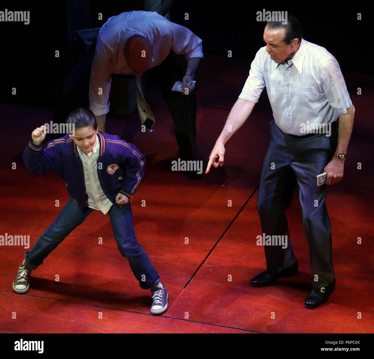 Chazz Palminteri, Hudson Loverro in ''A Bronx Tale'' Broadway Spiel am Longacre Theatre auf W. 48 St 6/6/2018 Foto von John Barrett/PHOTOlink/MediaPunch 917-754-8588 Stockfoto