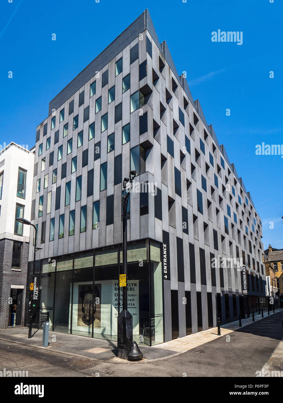 Rivington Place, einem international Visual Arts Center in Shoreditch, London. Von Architekt David Adjaye konzipiert, eröffnet 2007. Stockfoto
