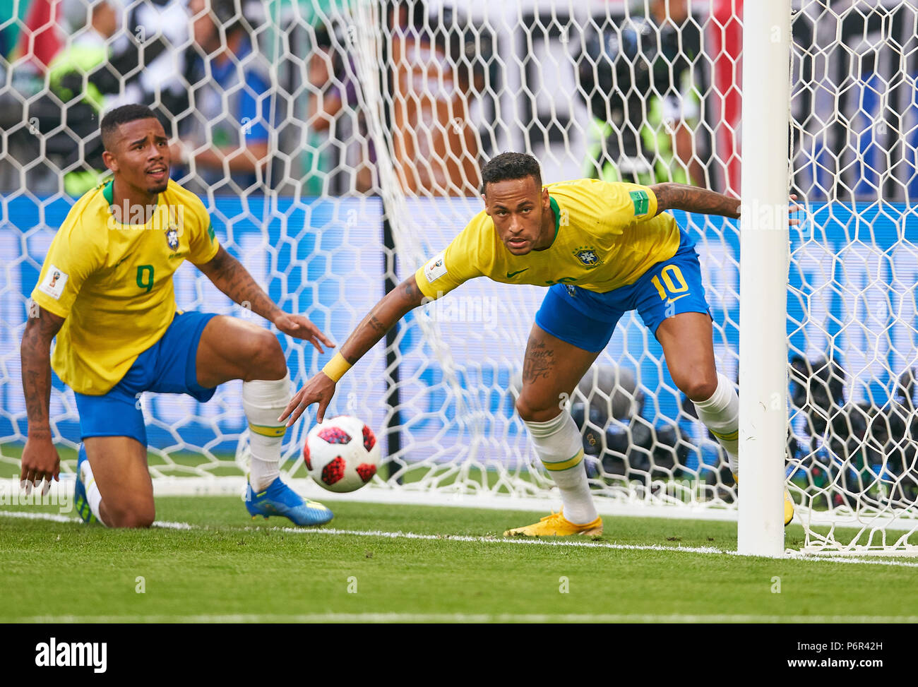 Samara, Russland. 2. Juli 2018. Brasil - Mexiko, Fußball, Samara, Juli 02, 2018 NEYMAR, Bh 10 schießen Ziel für 1-0, feiert sein Ziel, Jubeln, Freude, Emotionen, feiern, lachen, Jubeln, Jubeln, reißt die Arme, ballte die Faust, BRASILIEN - MEXIKO FIFA WM 2018 Russland, am Besten von 16, Saison 2018/2019, Juli 02, Stadion in Samara, Russland 2018. © Peter Schatz/Alamy leben Nachrichten Stockfoto