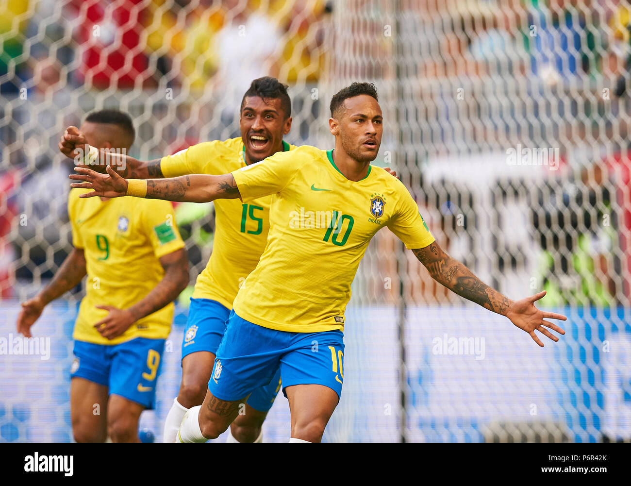 Samara, Russland. 2. Juli 2018. Brasil - Mexiko, Fußball, Samara, Juli 02, 2018 NEYMAR, Bh 10 schießen Ziel für 1-0, feiert sein Ziel, Jubeln, Freude, Emotionen, feiern, lachen, Jubeln, Jubeln, reißt die Arme, ballte die Faust, BRASILIEN - MEXIKO FIFA WM 2018 Russland, am Besten von 16, Saison 2018/2019, Juli 02, Stadion in Samara, Russland 2018. © Peter Schatz/Alamy leben Nachrichten Stockfoto
