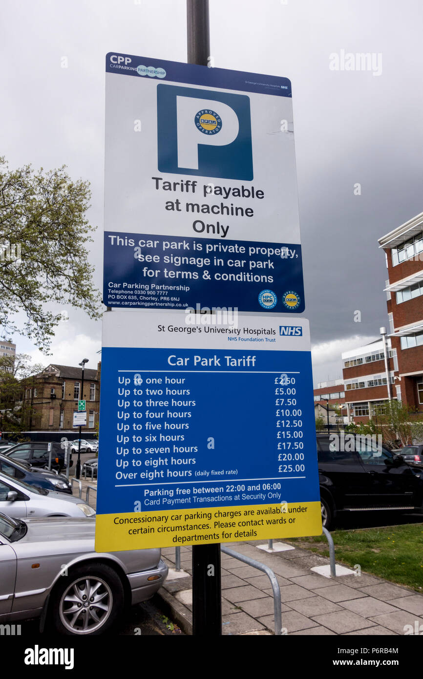 St George's University Hospital Parkplatz Tarif, Tooting, London, UK Stockfoto