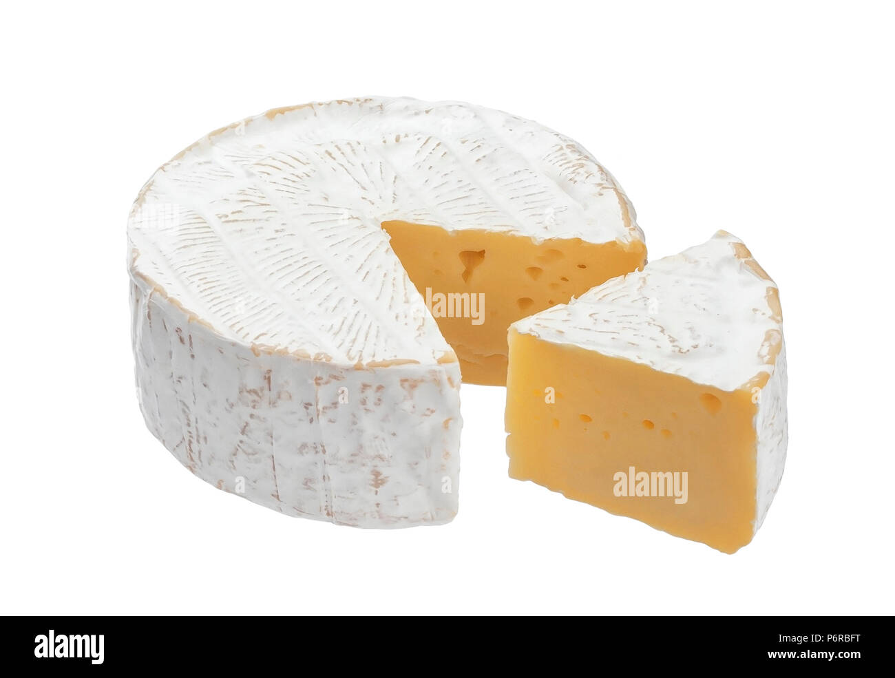 Camembert auf weißem Hintergrund mit Freistellungspfad isoliert Stockfoto