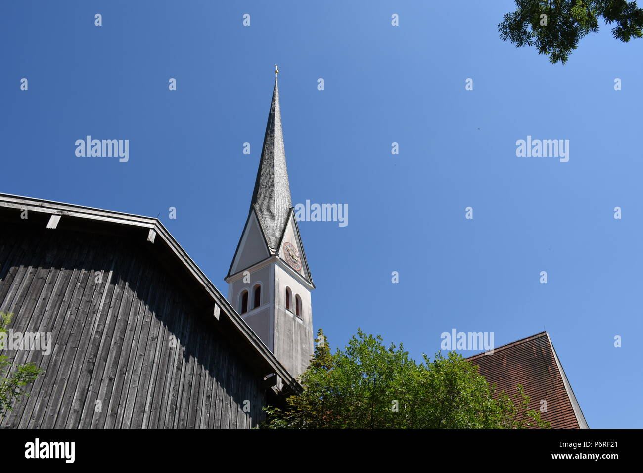 Kirche St. Johannes und Paulus Mauerkirchen Chiemgau Chiemsee Stockfoto