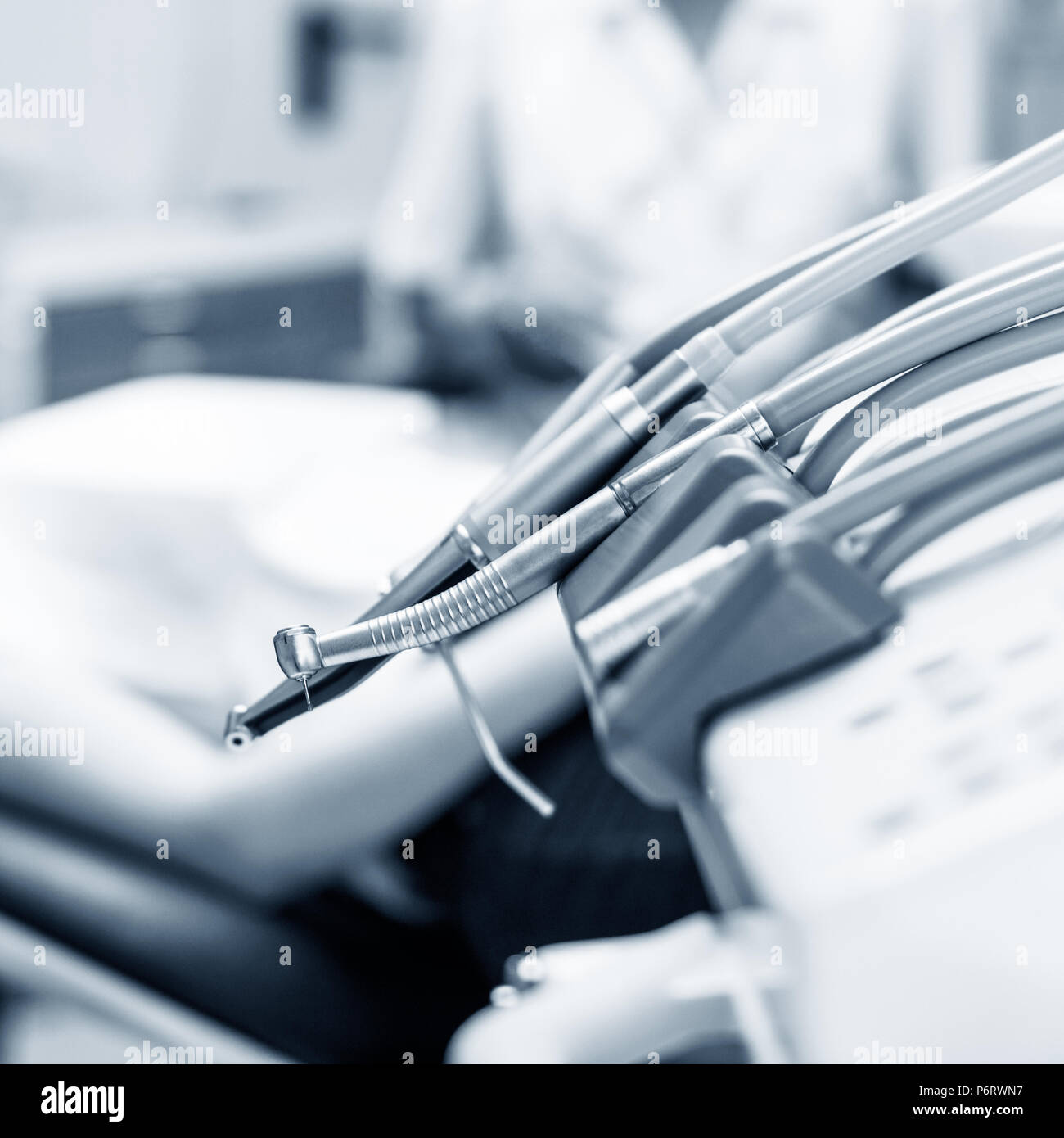 Zahnärztliche Instrument in der Zahnarztklinik close-up. Stockfoto