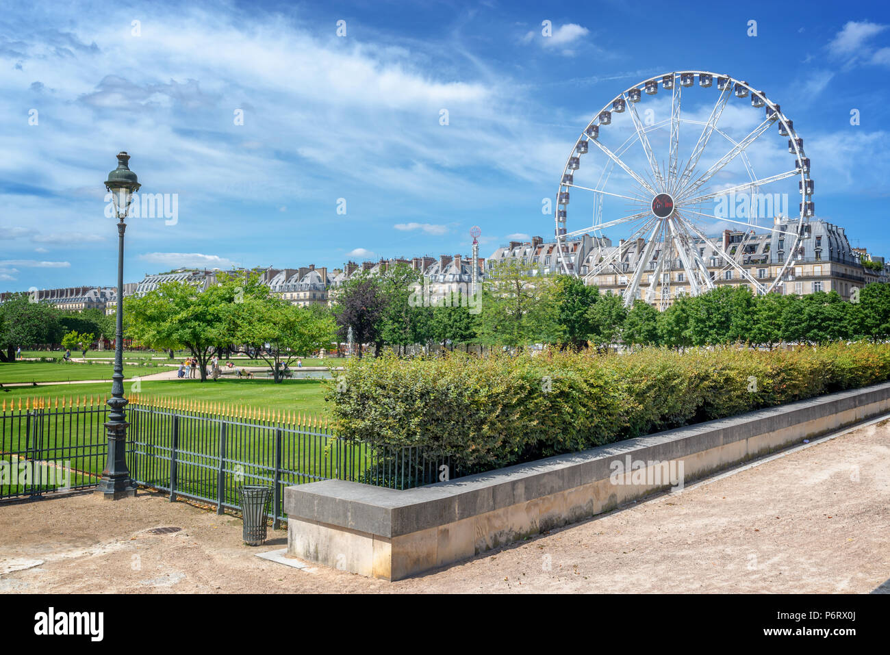 Jardin des Tuileries, Riesenrad im Hintergrund, Paris, Frankreich Stockfoto