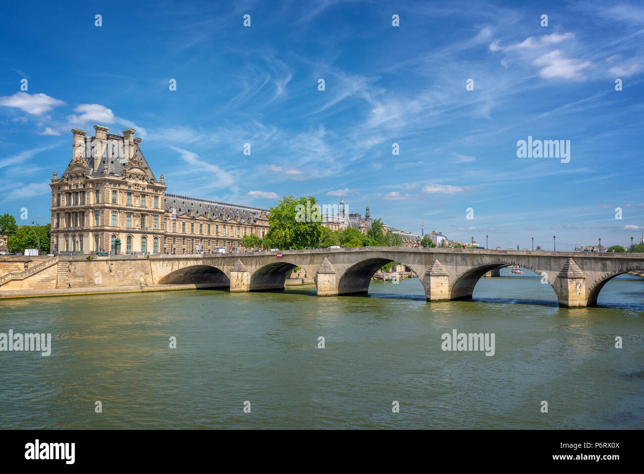 Pont Royal (Royal Brücke) und der Seine in Paris, Frankreich Stockfoto