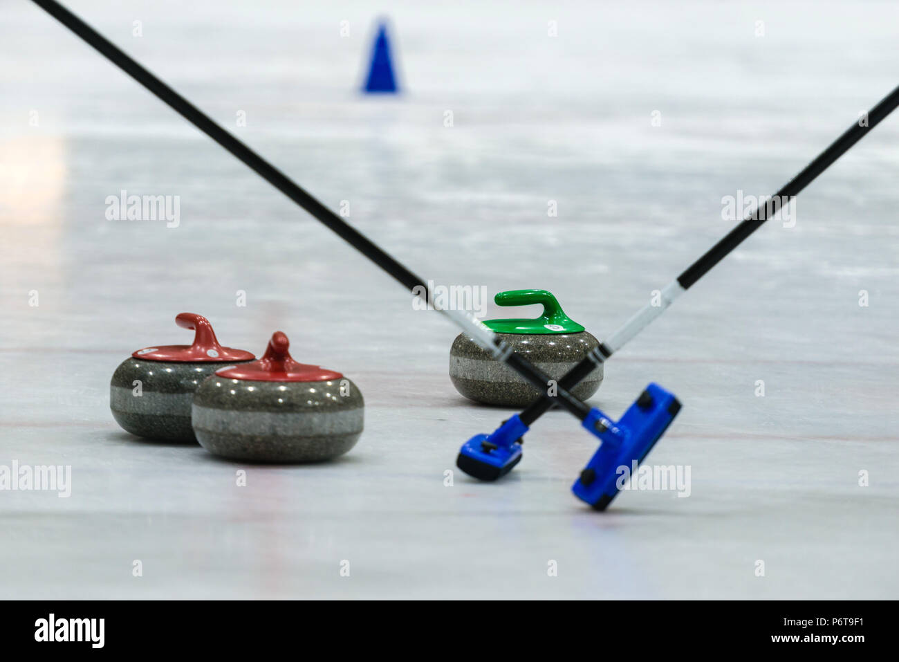 Nahaufnahme eines Curling Spiel Situation. Stockfoto