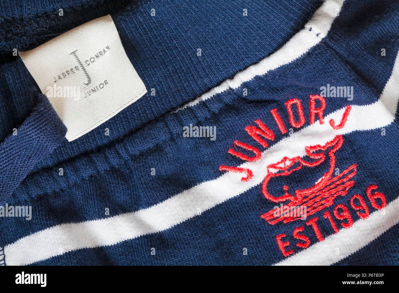Jasper Conran Junior J Label in der Kleidung Stockfotografie - Alamy