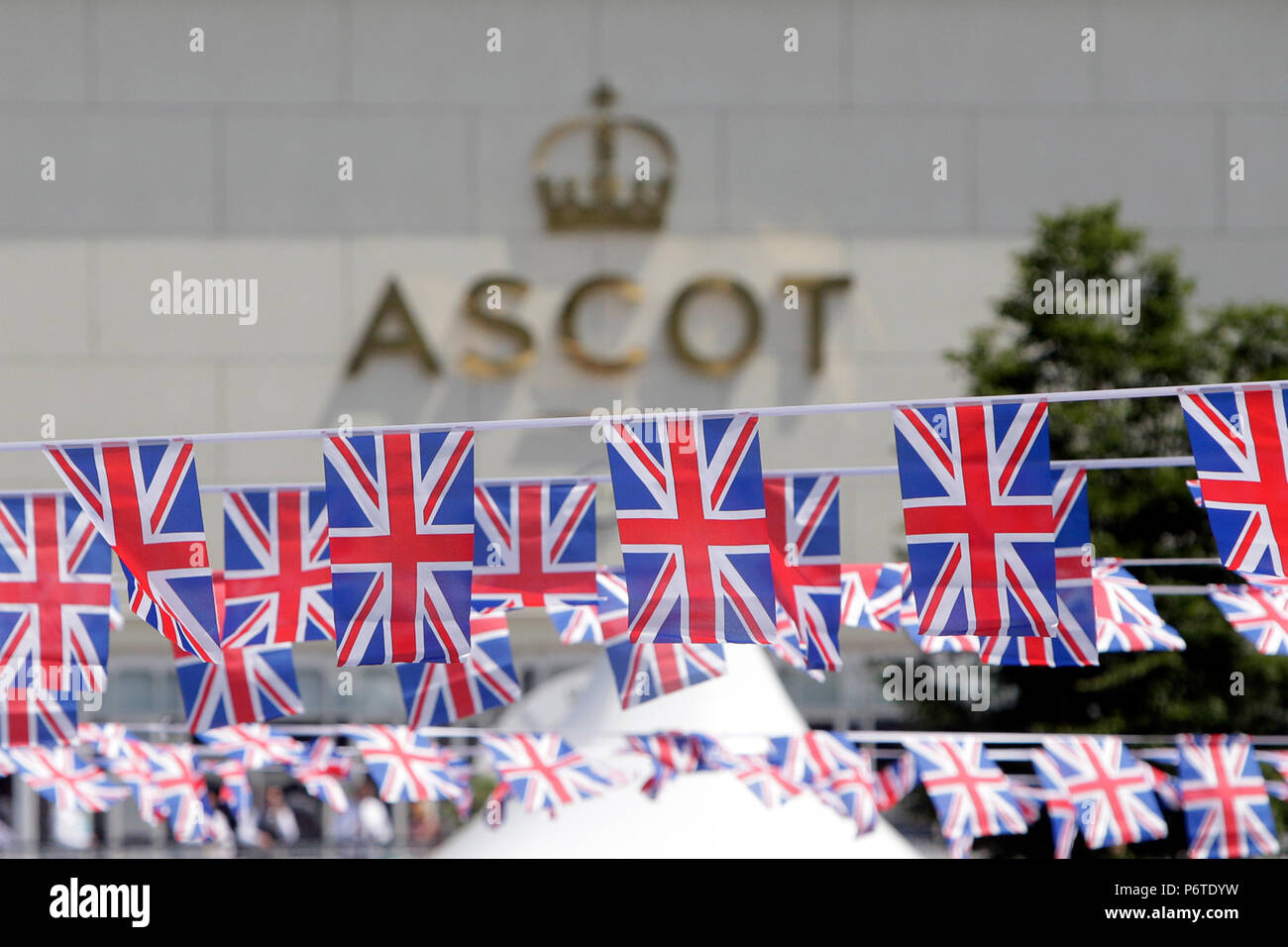 Royal Ascot, Nationale Flaggen Stockfoto