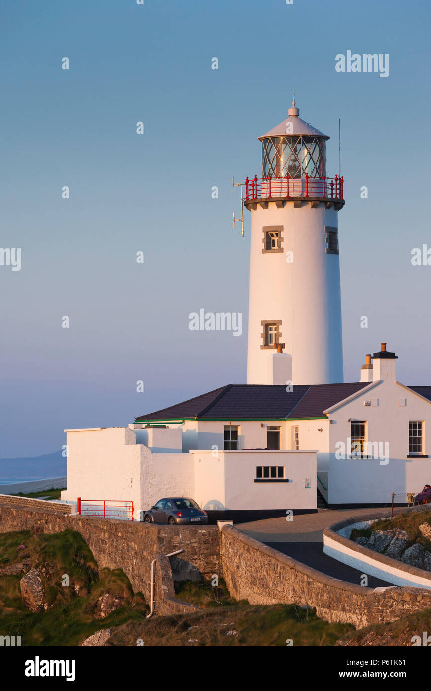 Irland, County Donegal, Fanad Halbinsel Fanad Head Leuchtturm, Sonnenuntergang Stockfoto