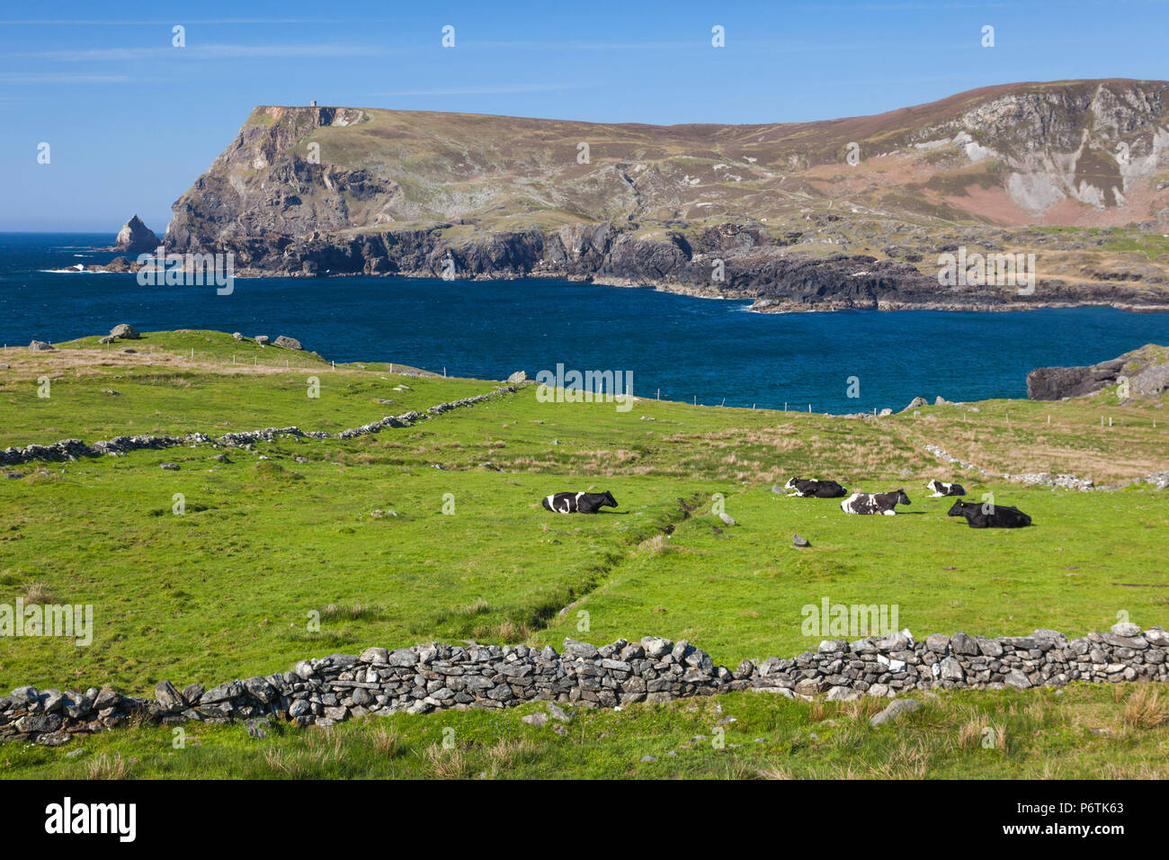 Irland, County Donegal, Glencolmcille, Ansicht von Glen Head Stockfoto