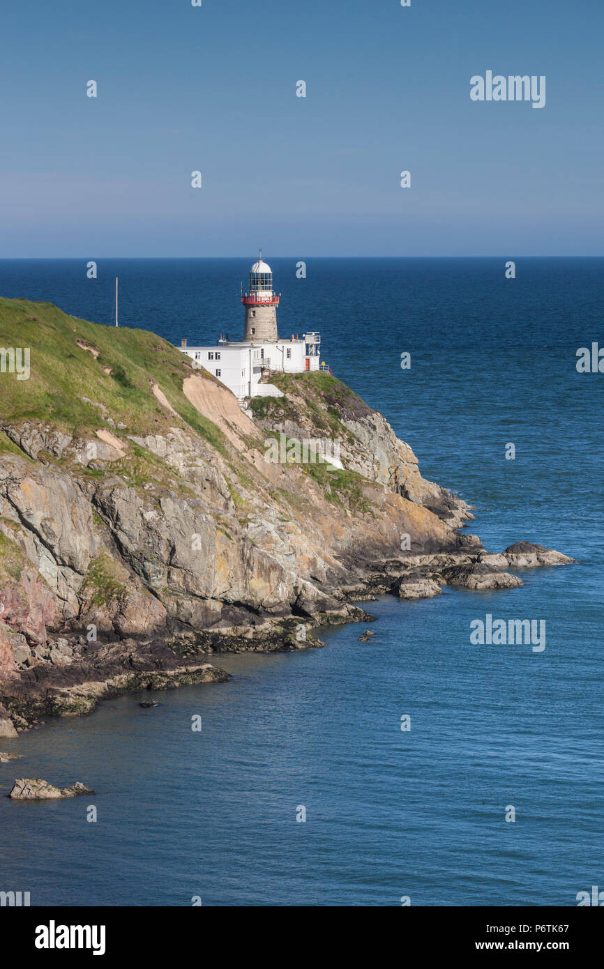 Irland, County Fingal, Howth, Baily Lighthouse, Erhöhte Ansicht, Dämmerung Stockfoto