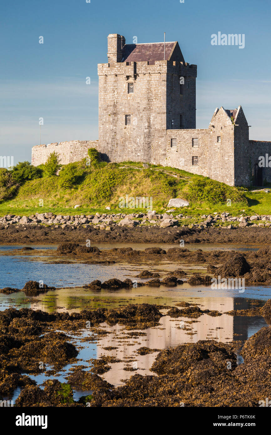 Irland, im County Galway, Galway, Dunguaire Castle Schloss Stockfoto