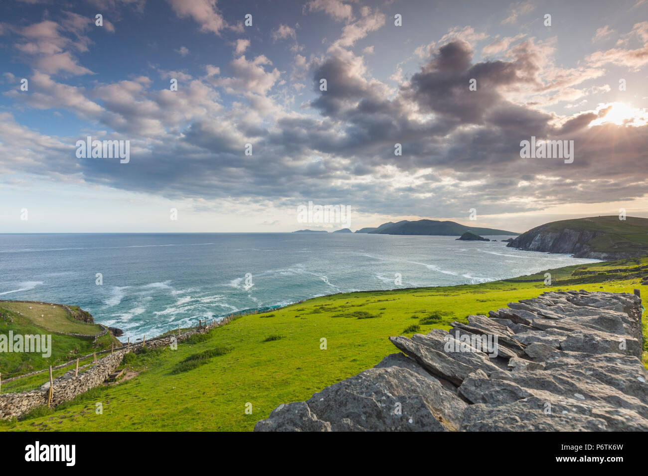 Irland, County Kerry, Dingle Halbinsel, Slea Head Drive Dunquin, Landschaft, Dämmerung Stockfoto
