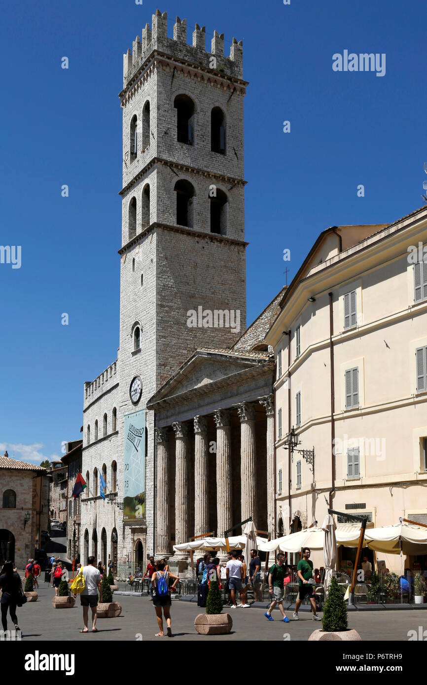 Kirche Santa Maria sopra Minerva, Piazza del Comune, Fassade, Assisi, Umbrien, Italien, Europa Stockfoto