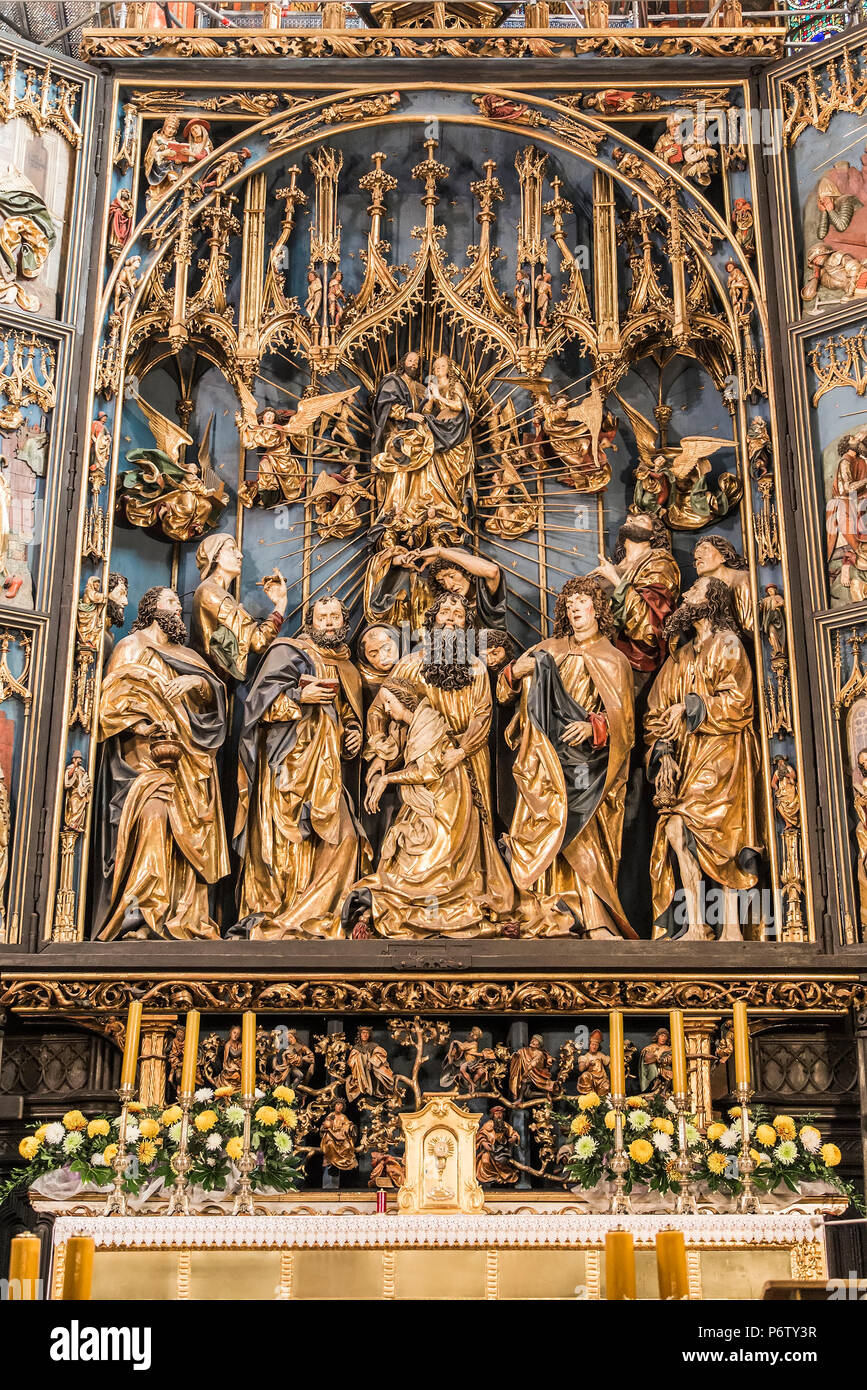 Krakau, Polen - Januar 30, 2015: Der Altar von Veit Stoß, auch St. Mary's Altar (Ołtarz Mariacki), ist der größte gotische Altar in der WORL Stockfoto