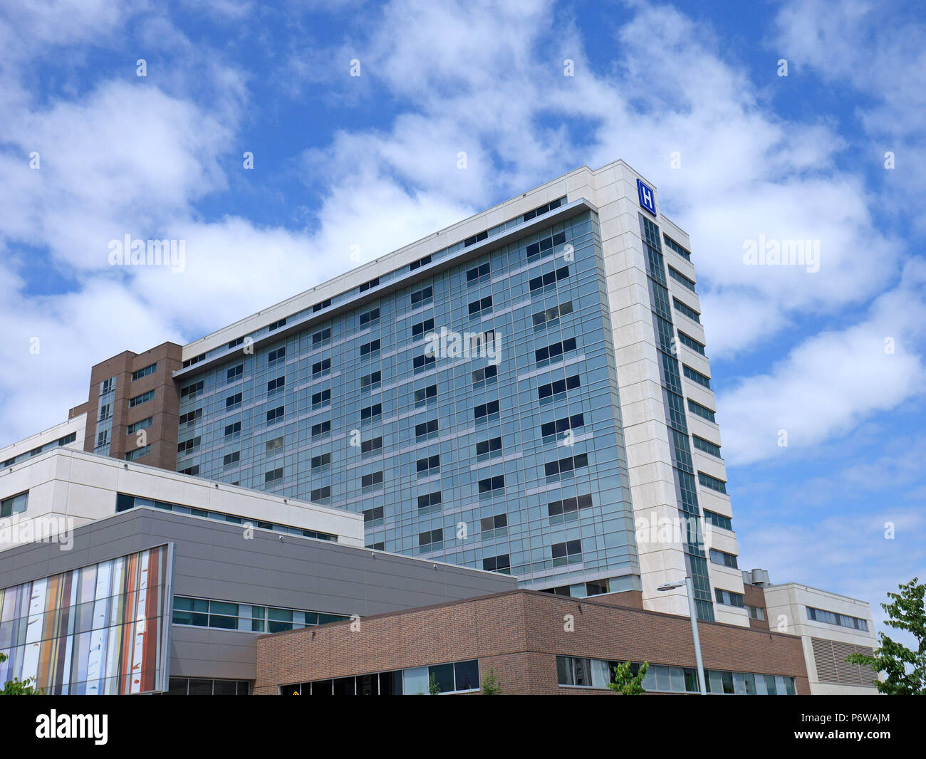 Modernes Krankenhaus Gebäude Stockfoto