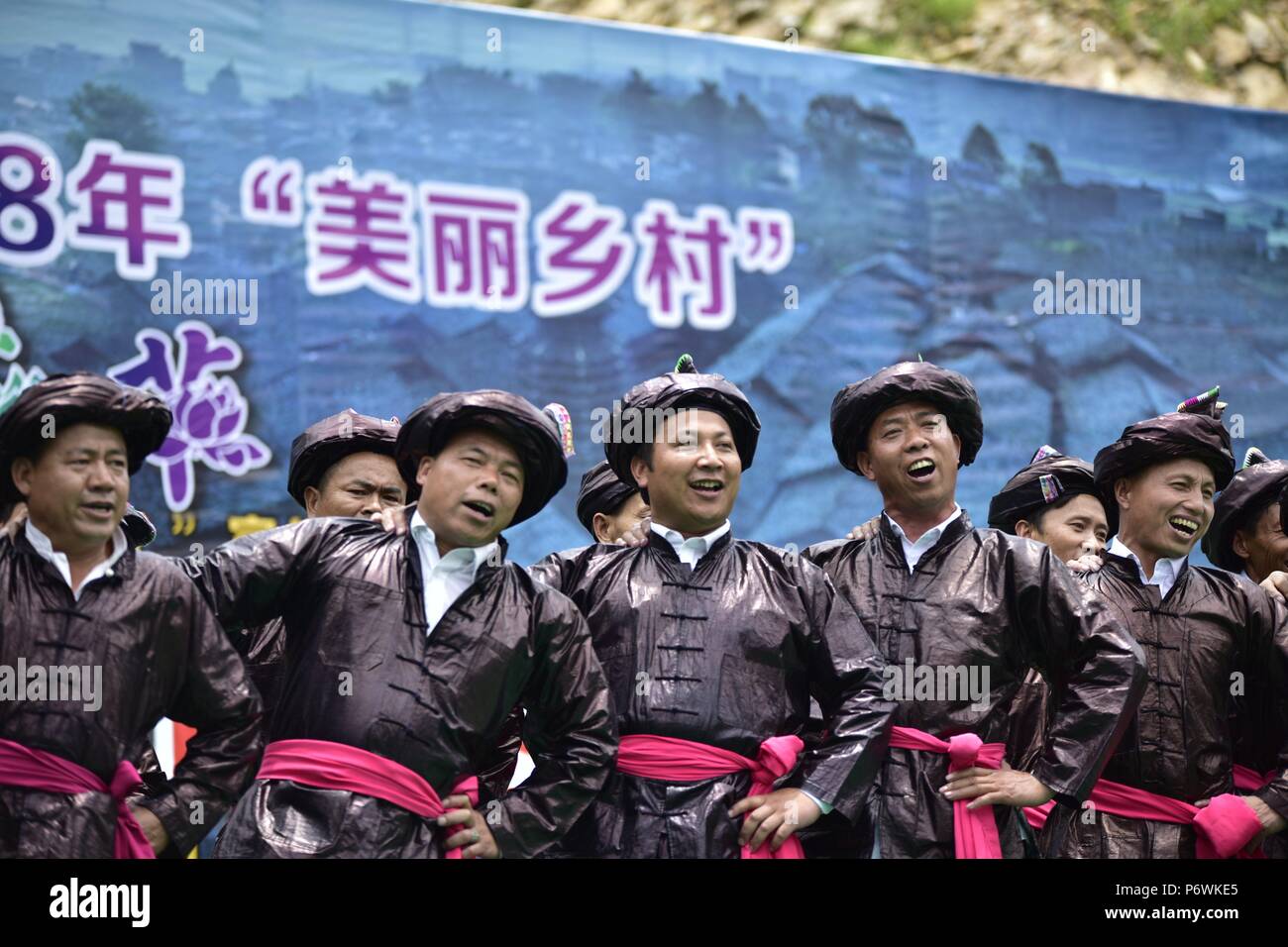 Congjiang, Congjiang, China. 3. Juli 2018. Congjiang, CHINA - Menschen führen Grand Song Dong ethnische Gruppe in Congjiang, Südwesten Chinas Provinz Guizhou. Credit: SIPA Asien/ZUMA Draht/Alamy leben Nachrichten Stockfoto