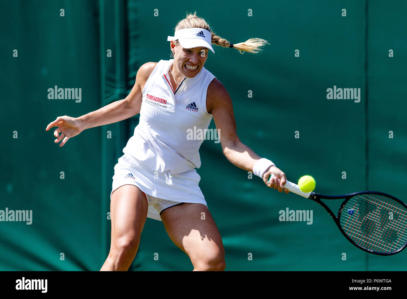 London, Großbritannien, 3. Juli 2018: Angelique Kerber in Deutschland in Aktion während der Tag 2 in Wimbledon Tennis Championships 2018 auf der All England Lawn Tennis und Croquet Club in London. Credit: Frank Molter/Alamy leben Nachrichten Stockfoto