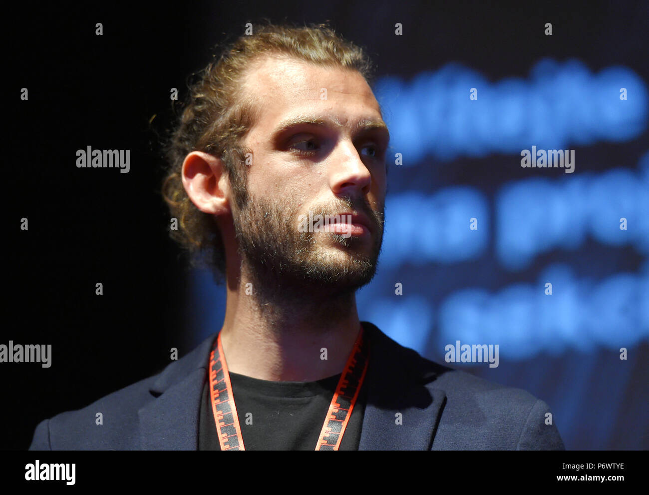 Karlovy Vary, Tschechische Republik. 03 Juli, 2018. Drehbuchautorin und Schauspielerin Rachel Shenton und Regisseur Chris Overton (Foto) an einer Pressekonferenz zu ihrem Oscar-preisgekrönten Kurzfilm Die Stille Kind während der 53d International Film Festival in Karlovy Vary (KVIFF), Tschechische Republik, am 3. Juli 2018. Credit: Goran Kubes/CTK Photo/Alamy leben Nachrichten Stockfoto