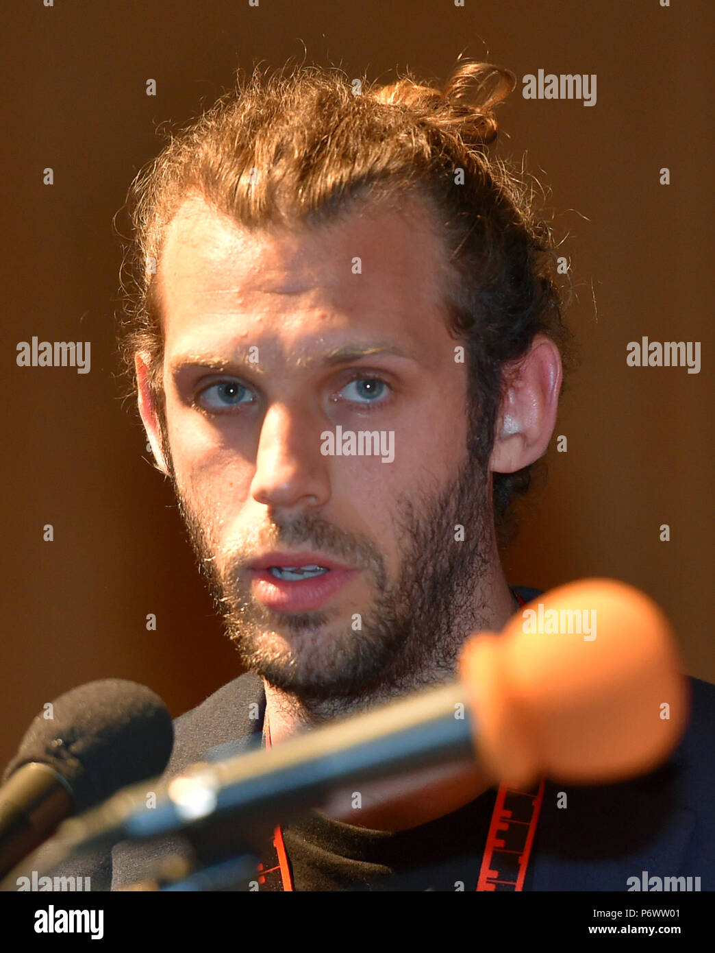 Karlovy Vary, Tschechische Republik. 03 Juli, 2018. Drehbuchautorin und Schauspielerin Rachel Shenton und Regisseur Chris Overton (Foto) an einer Pressekonferenz zu ihrem Oscar-preisgekrönten Kurzfilm Die Stille Kind während der 53d International Film Festival in Karlovy Vary (KVIFF), Tschechische Republik, am 3. Juli 2018. Credit: Goran Kubes/CTK Photo/Alamy leben Nachrichten Stockfoto