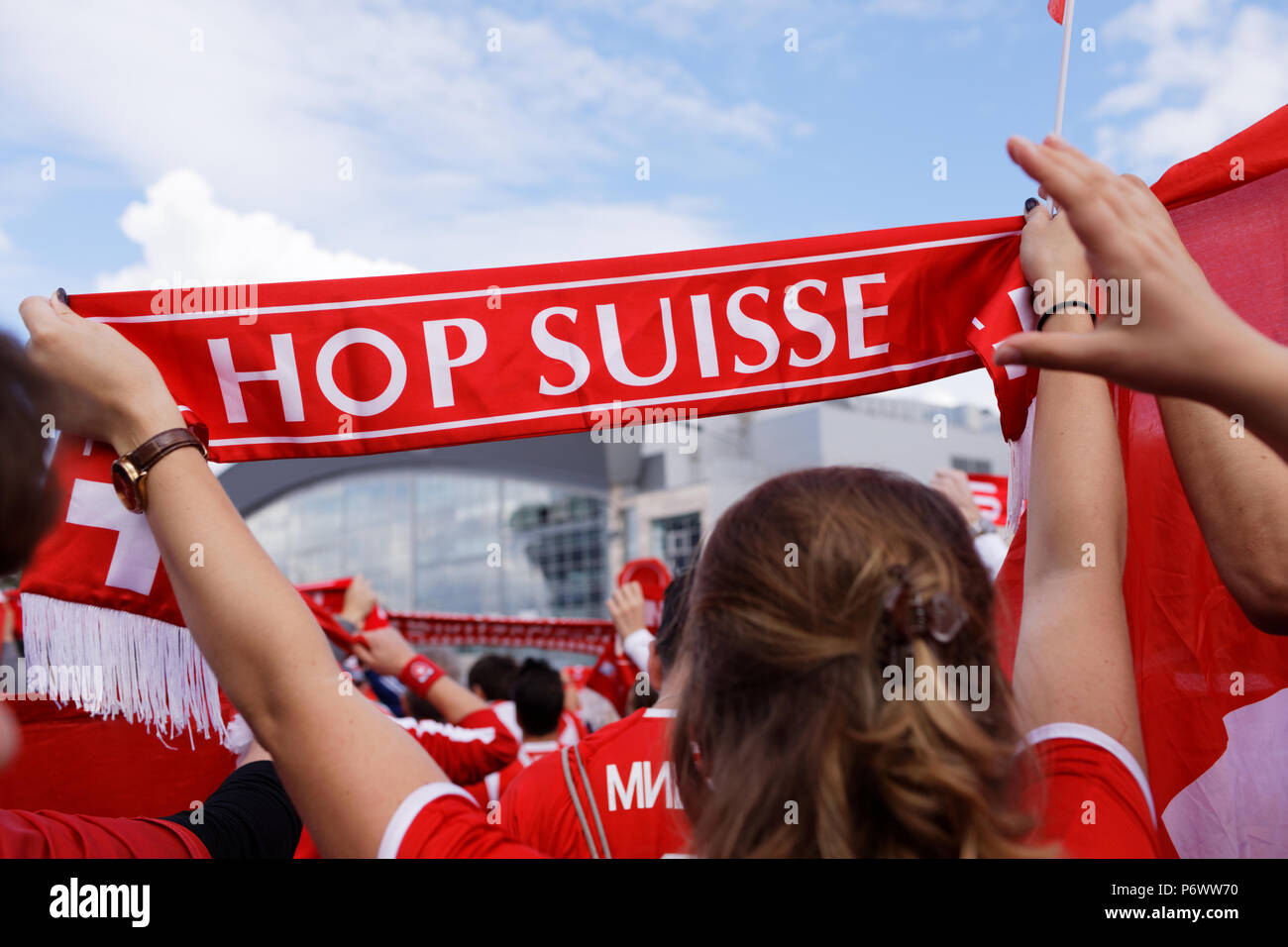 St. Petersburg, Russland, 3. Juli 2018. Schweizer Fußball-Fans vor dem 1/8 Finale der FIFA WM 2018 Russland Schweden vs Schweiz Credit: StockphotoVideo/Alamy leben Nachrichten Stockfoto