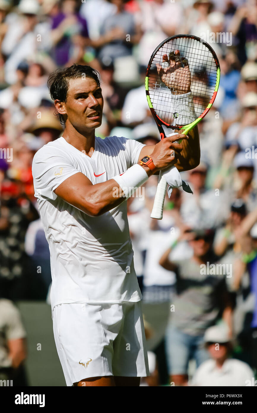 London, Großbritannien, 3. Juli 2018: Rafael Nadal aus Spanien während Tag 2 in Wimbledon Tennis Championships 2018 auf der All England Lawn Tennis und Croquet Club in London. Credit: Frank Molter/Alamy leben Nachrichten Stockfoto
