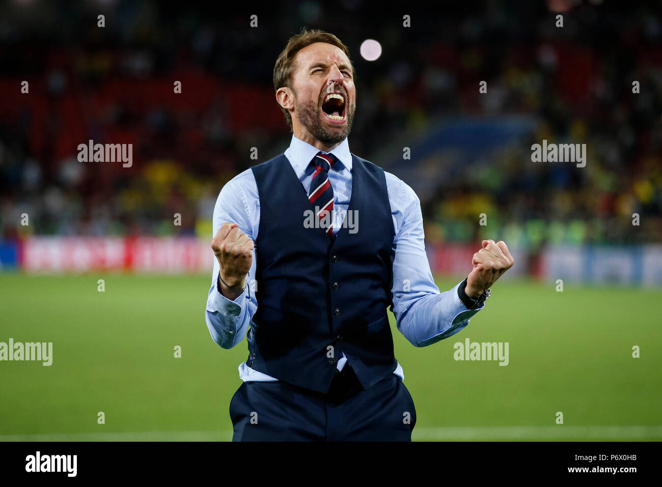 Moskau, Russland. 3. Juli 2018. England Manager Gareth Southgate feiert nach der 2018 FIFA World Cup Runde 16 Match zwischen Kolumbien und England bei Spartak Stadium am 3. Juli 2018 in Moskau, Russland. Credit: PHC Images/Alamy leben Nachrichten Stockfoto